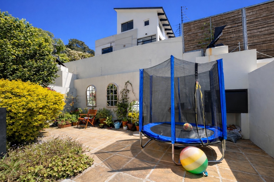 To Let 3 Bedroom Property for Rent in Higgovale Western Cape